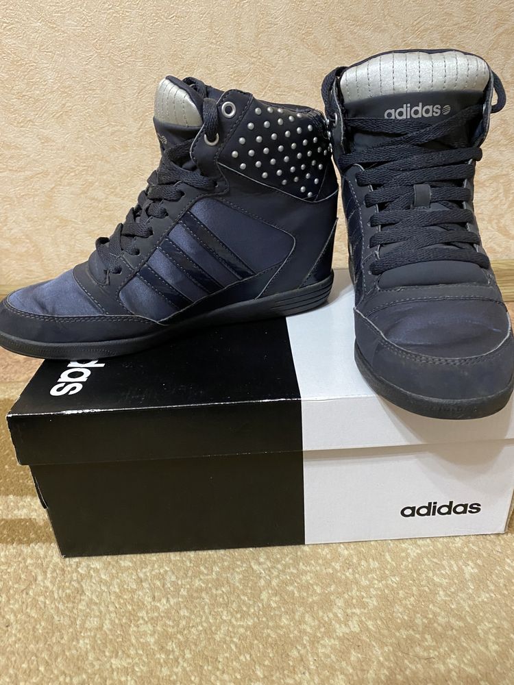 Женские сникерсы Adidas