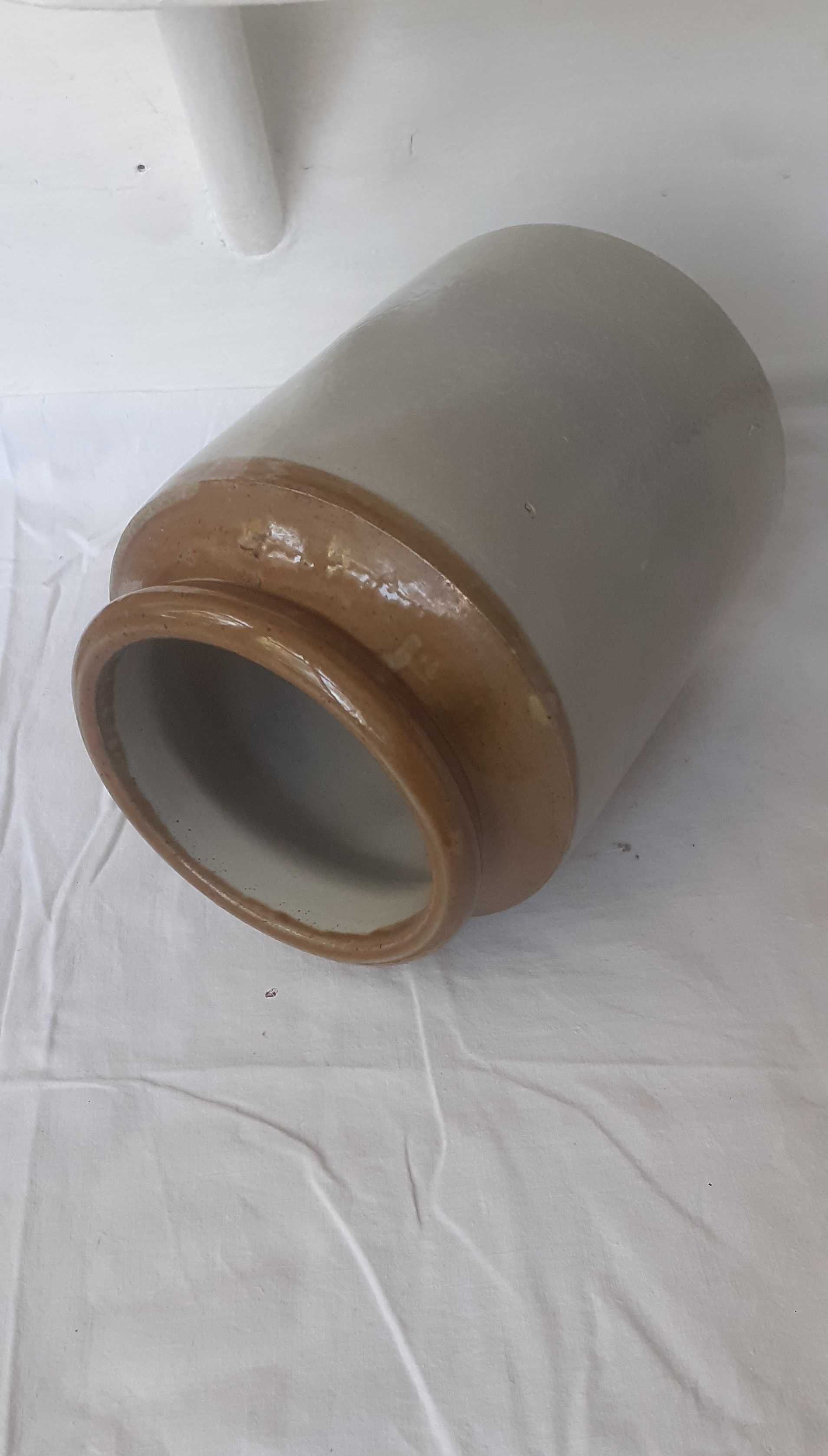 Stary słój pojemnik ceramiczny jak wazon