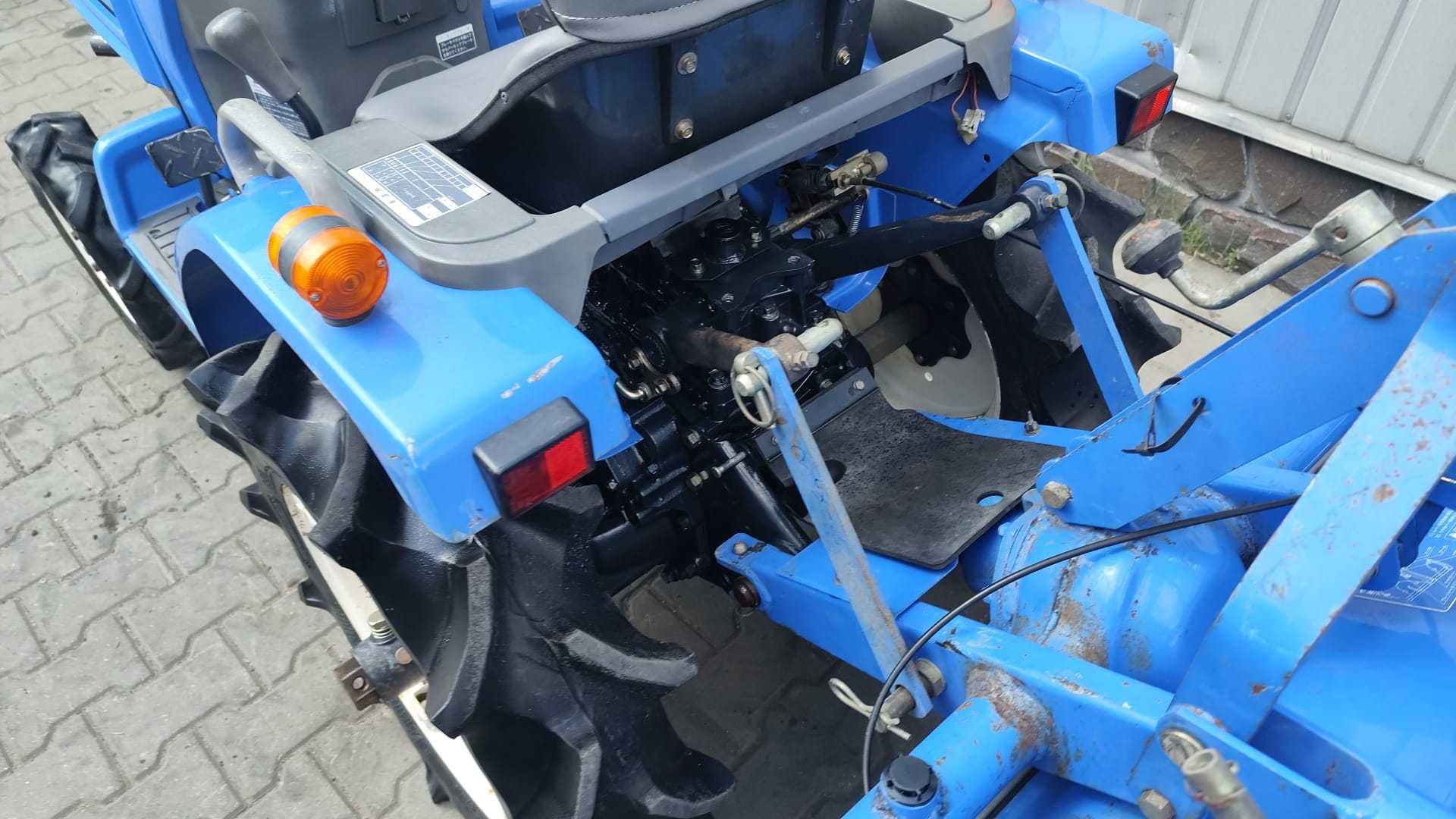 Japoński traktorek Iseki SIAL 3 z glebogryzarką 4x4 13 km
