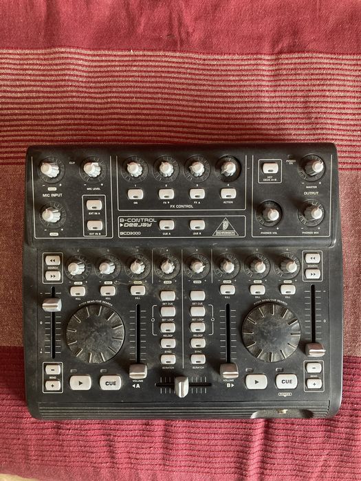 Controladora behringer BCD3000