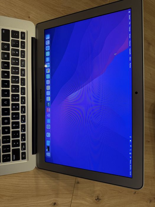 Macbook AIR 2017 intel core i5 8 GB ram 256 GD SSD