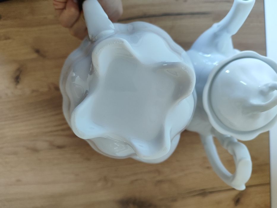 Nowy biały dzbanek imbryk z pokrywk kawa herbata porcelana 1,45 l