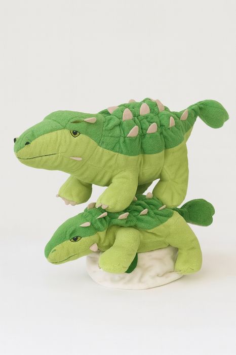 Ikea Jattelik -  pluszowy dinozaur. Ankylozaur.