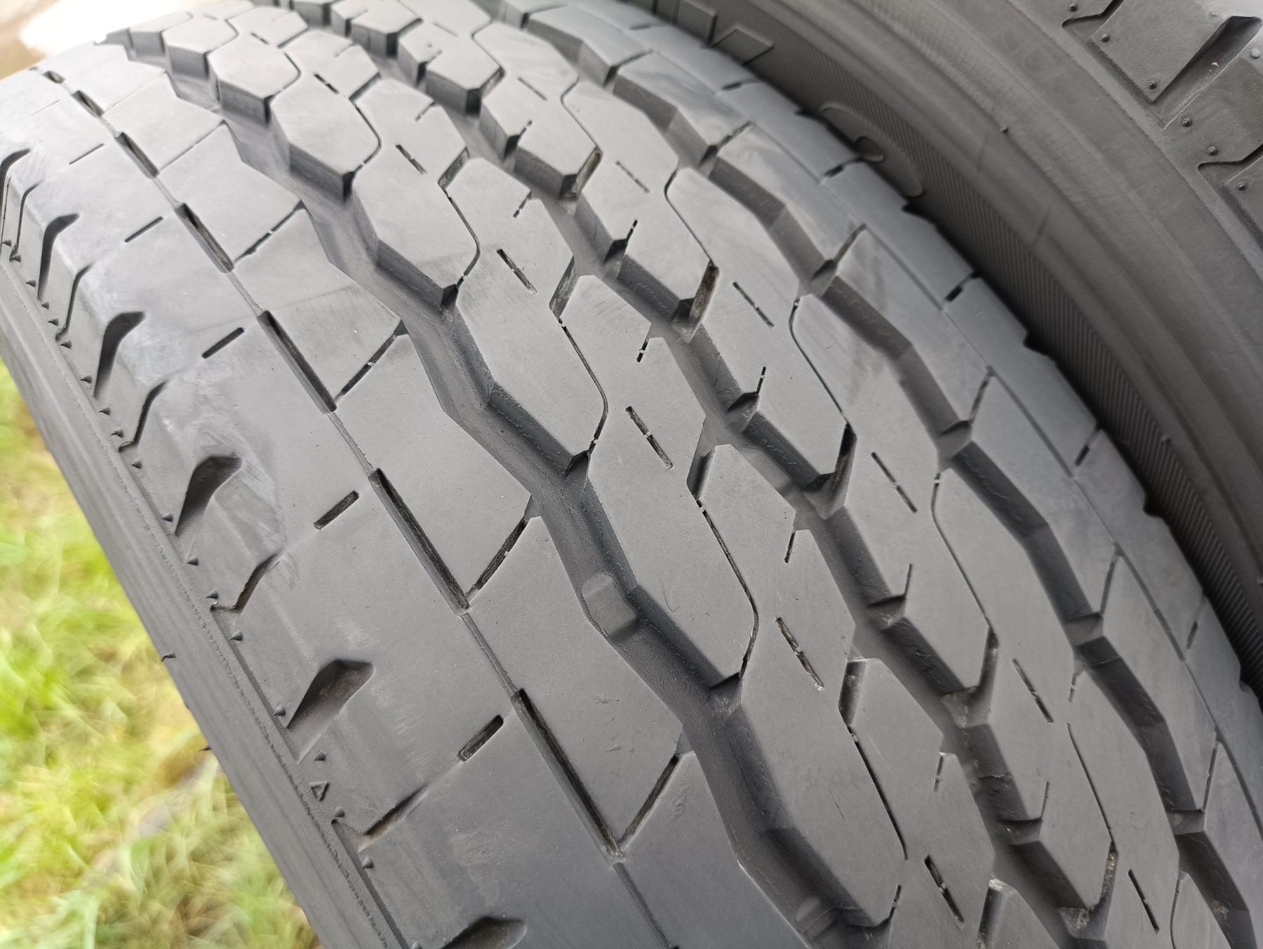 Майже нові літні шини FIRESTONE 215/70 R15C