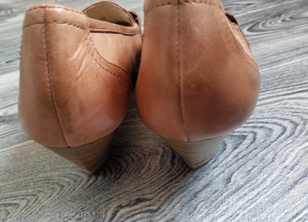Женские туфли Caprice, размер 40