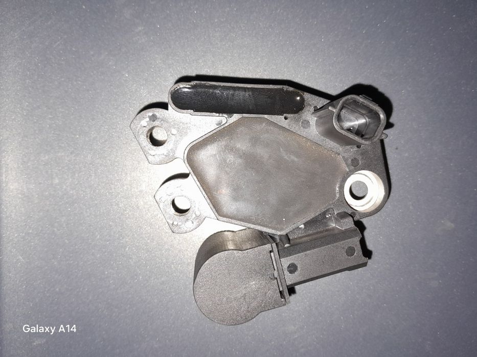 Продам реле регулятор напруги Mobiletron VR-V4775