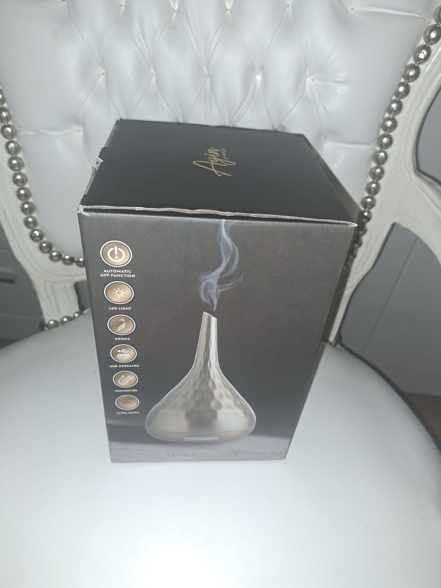 Rozpylacz zapachu i nawilżacz powietrza ultrasone z oswietleniem Led
