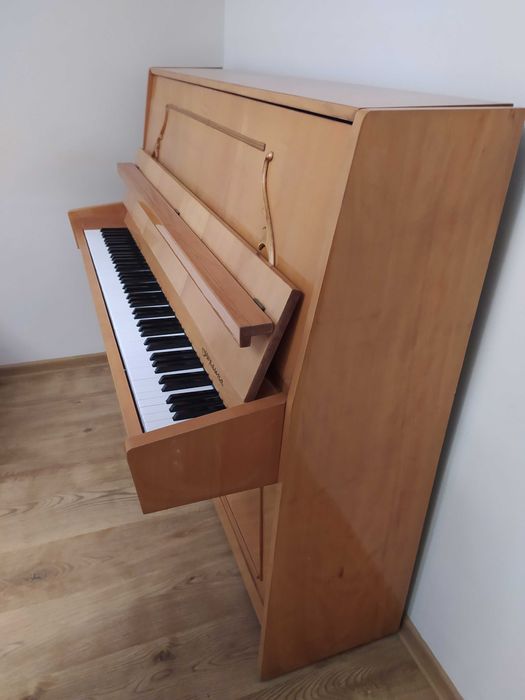 Продам фортепіано"Україна"