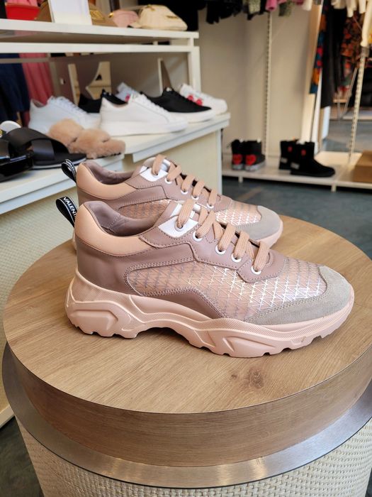 Valentino Sneakersy skórzane na platformie