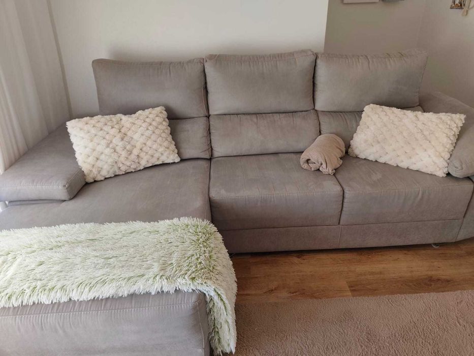 Sofá  premium super confortavel  e com muito pouco uso.