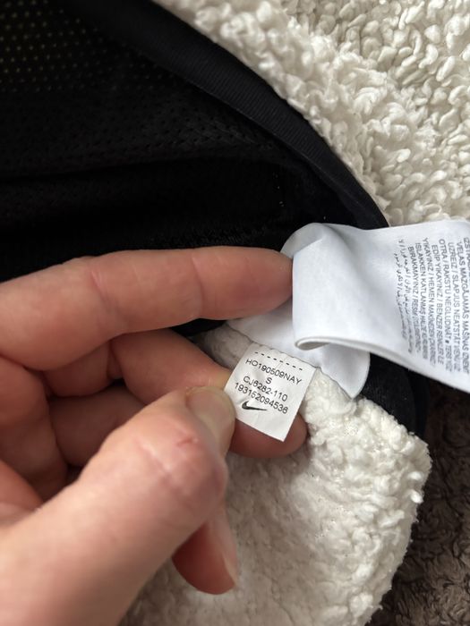 Кроп-топ укорочена кофта Nike