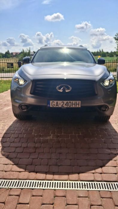 Infiniti QX70 Infiniti qx70s salon Polska