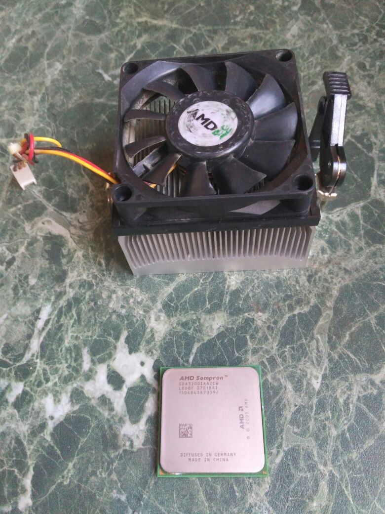 AMD Sempron 3200+ (socet AM2/940)