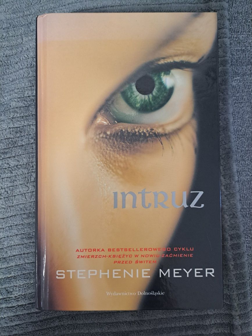 ,,Intruz" Stephenie Meyer