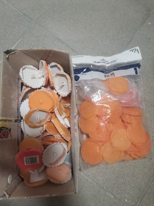 Zaślepki pokrywki dekle do  puszek elektrycznych 60mm ponad 100 sztuk