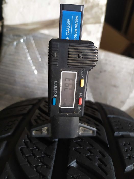 Шини Б/в 225.55.17с пара Continental