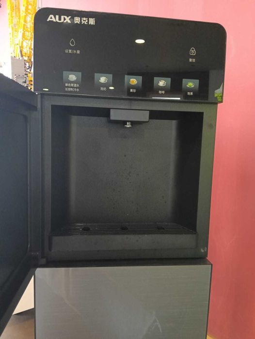 Máquina / Dispensador de Água AUX