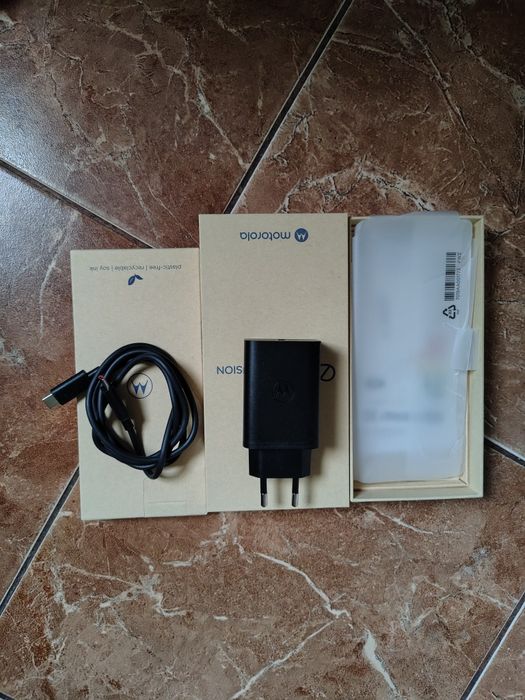 Продаеться новий телефон