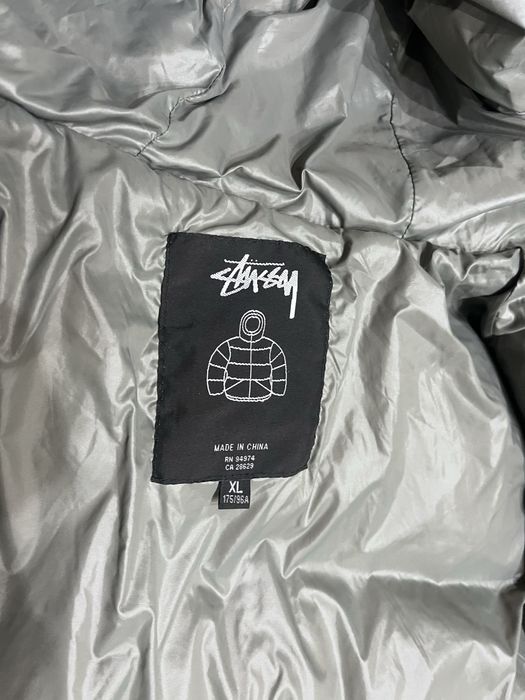 Продам пуховик Stussy