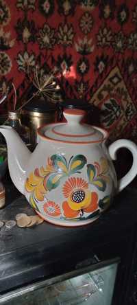 Антикварный керамический чайник