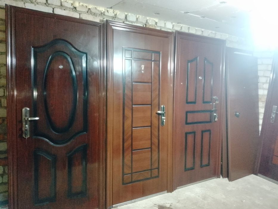 Продам двері металеві