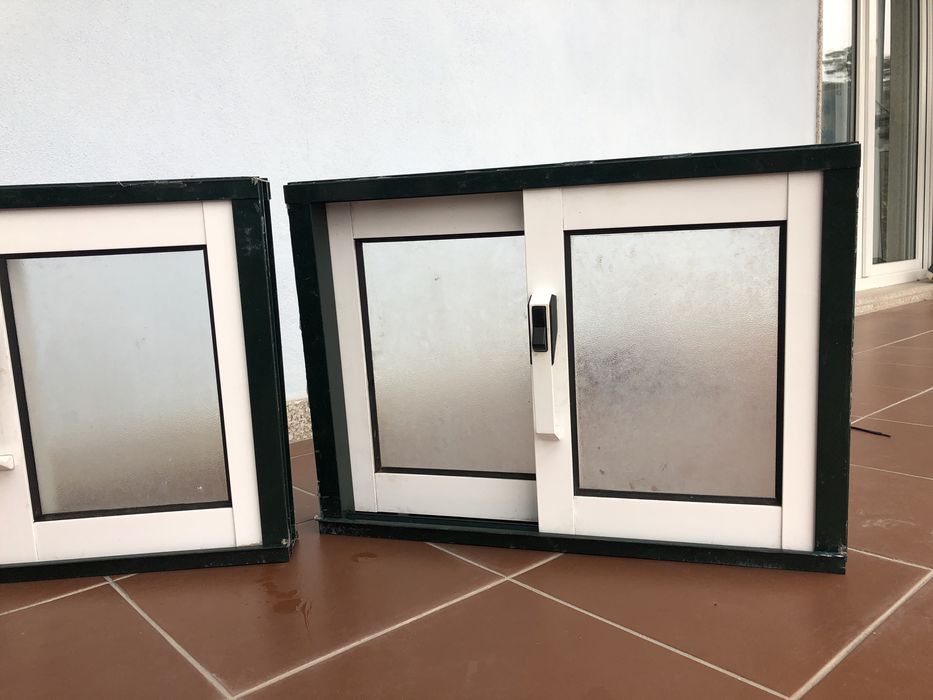 Janela de Correr Vidro Fosco de Alumínio