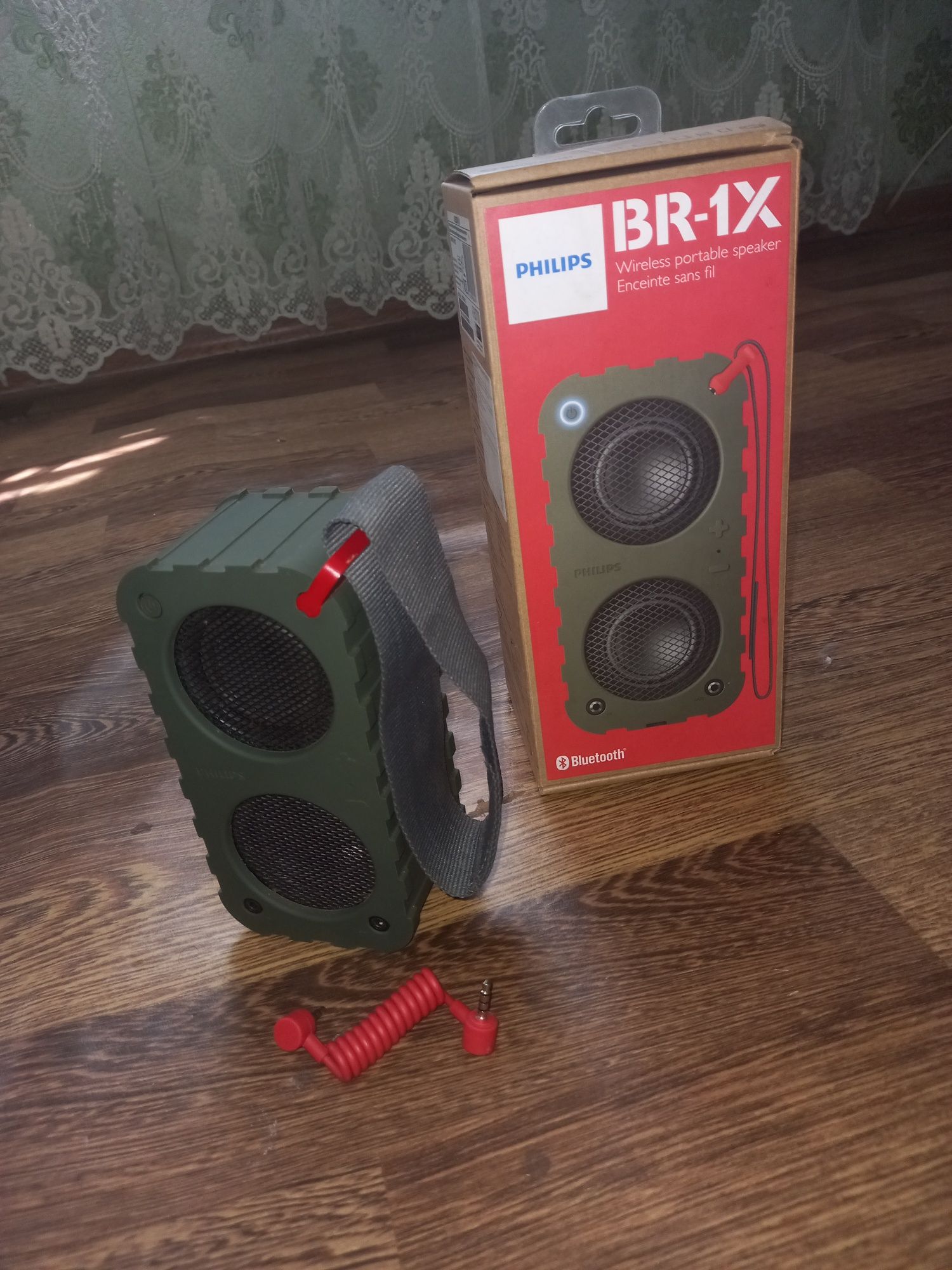 Philips BR1X портативна акустика