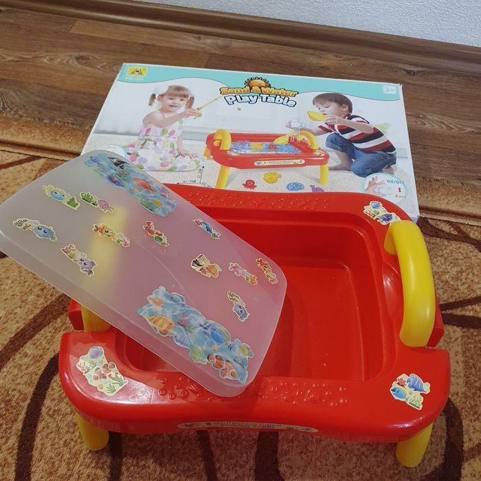 Столик-пісочниця для гри з водою або піском