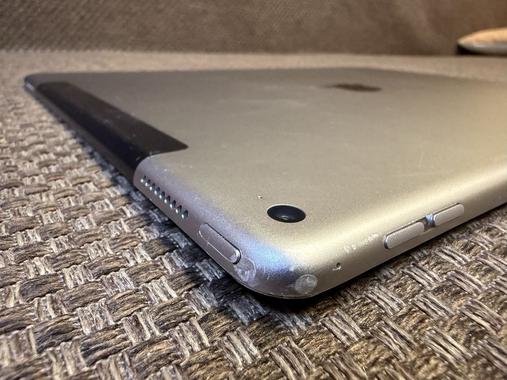 Продам IPAD PRO 12.9\128Gb\LTE -  A1652