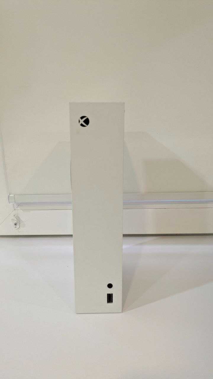Ігрова консоль Xbox Series S 512 ГБ + клавіатура для геймпада