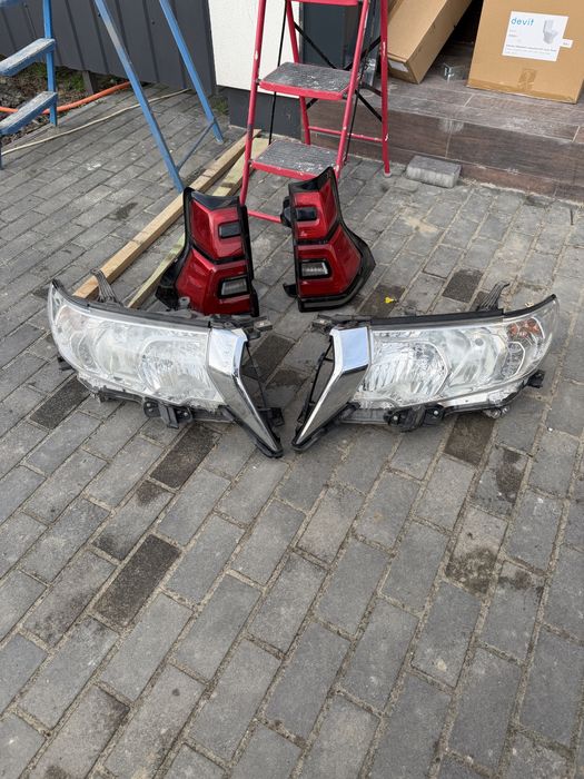 Land cruiser prado 150 комплект оригінальних фар та стопів