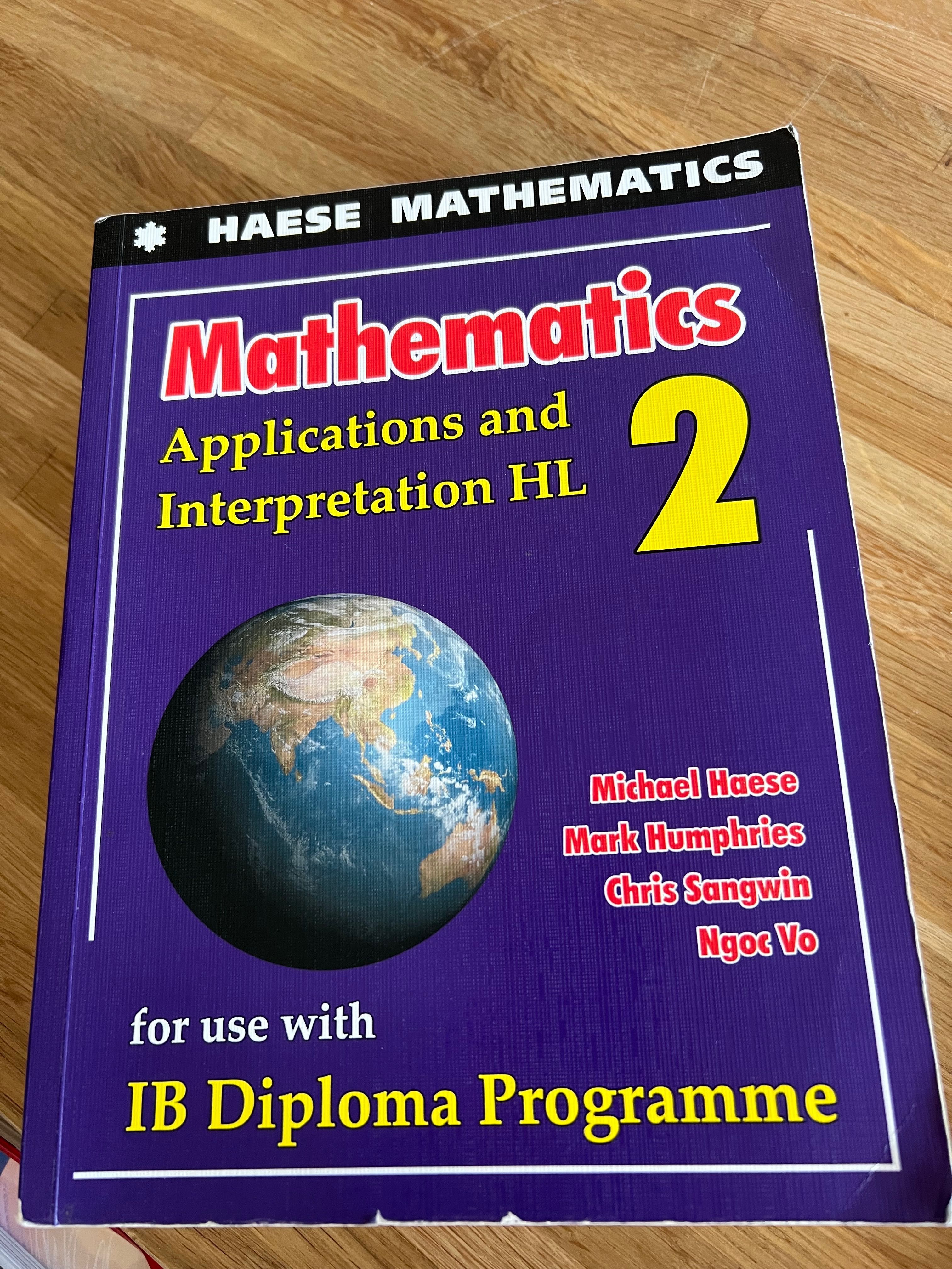 Mathematics applications and interpretatorom HL 2