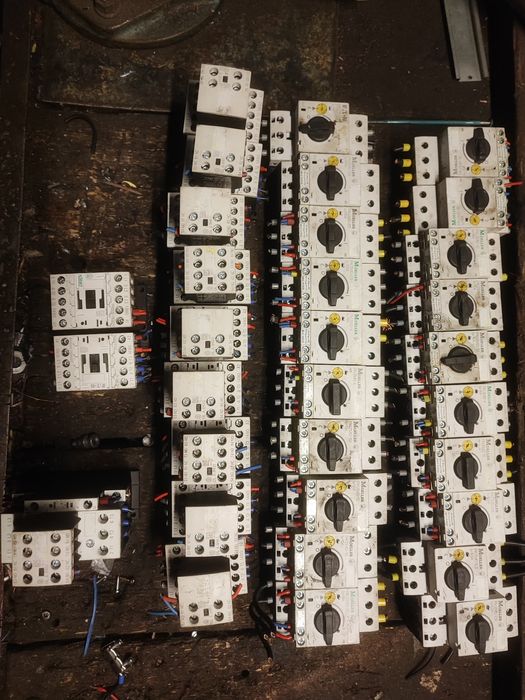 Zestaw Moeller/Eaton PKZM0 + styczniki DIL M12/M7/M17 + moduły pomocni