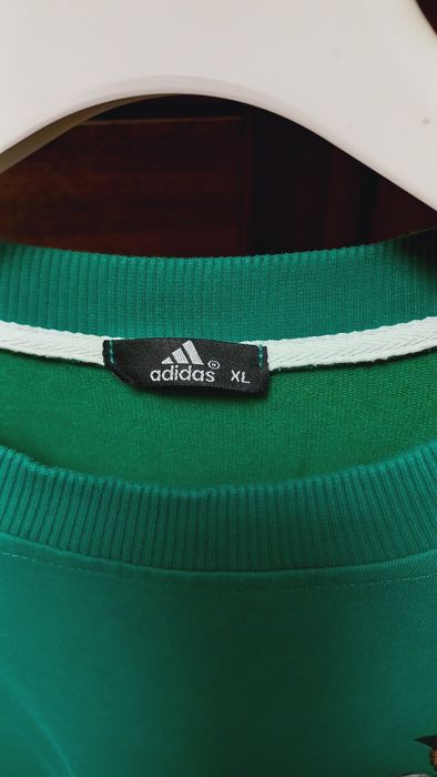 Свитшот размер L новый.