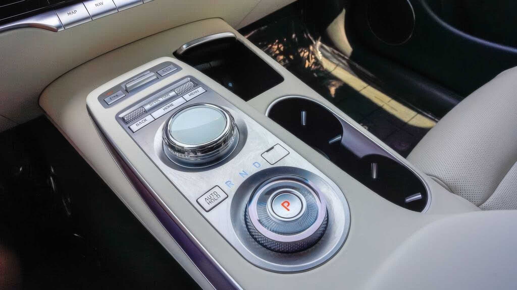 2024 Genesis GV70 Electrified