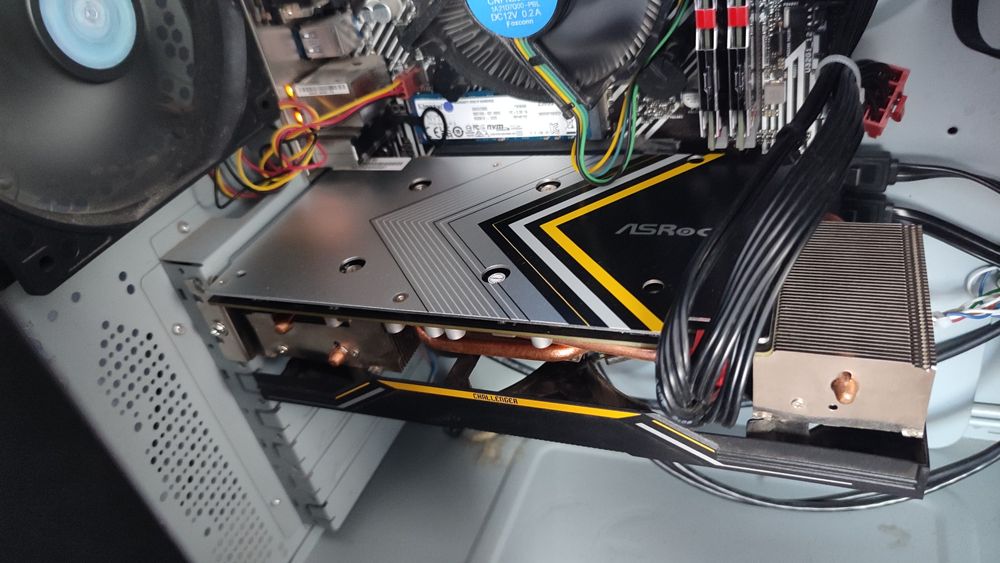 AsRock RX5600xt 6g топ відеокарта