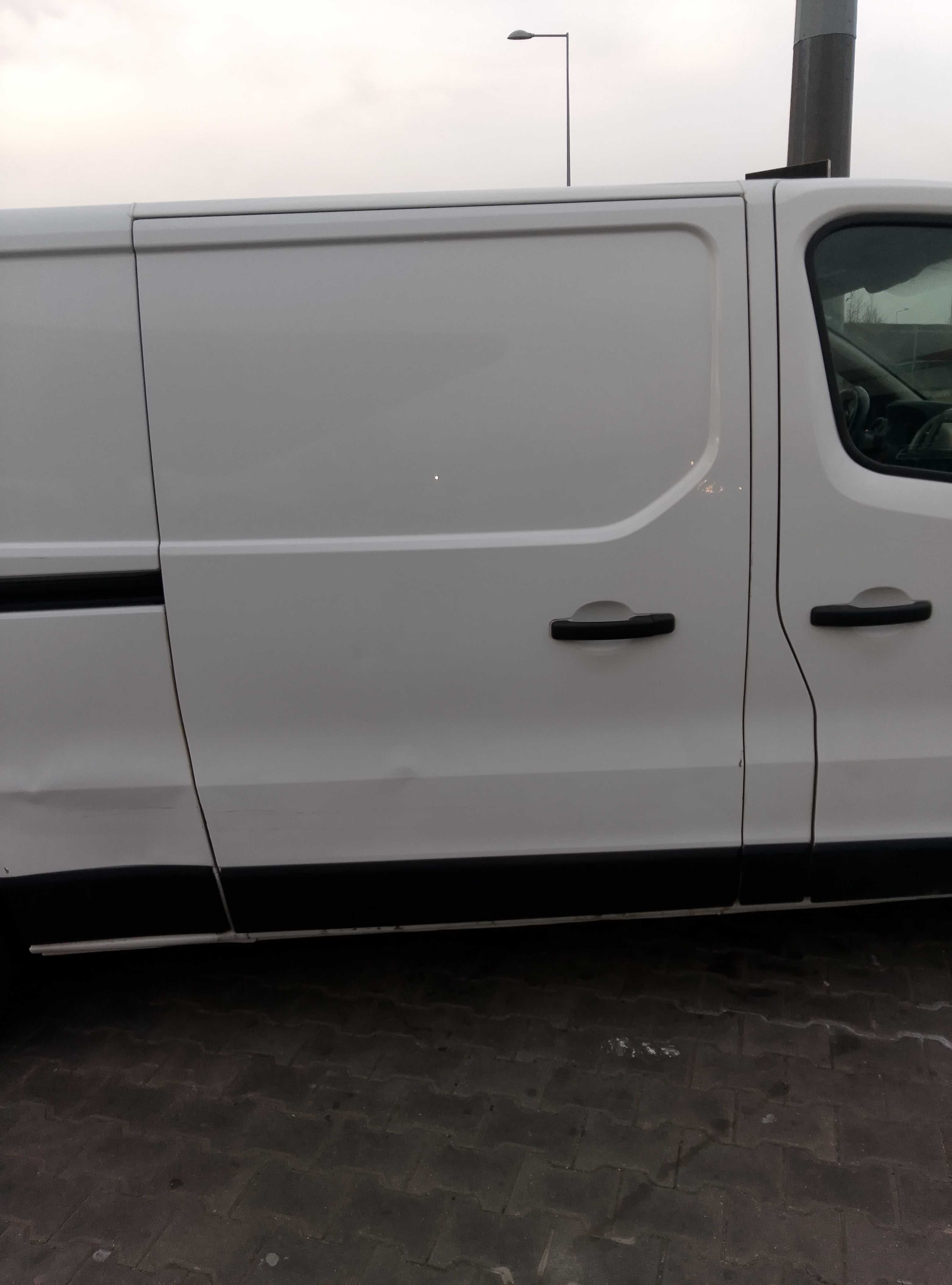 SANKI WÓZEK TRAWERS 1,6 DCI trafic III vivaro b części