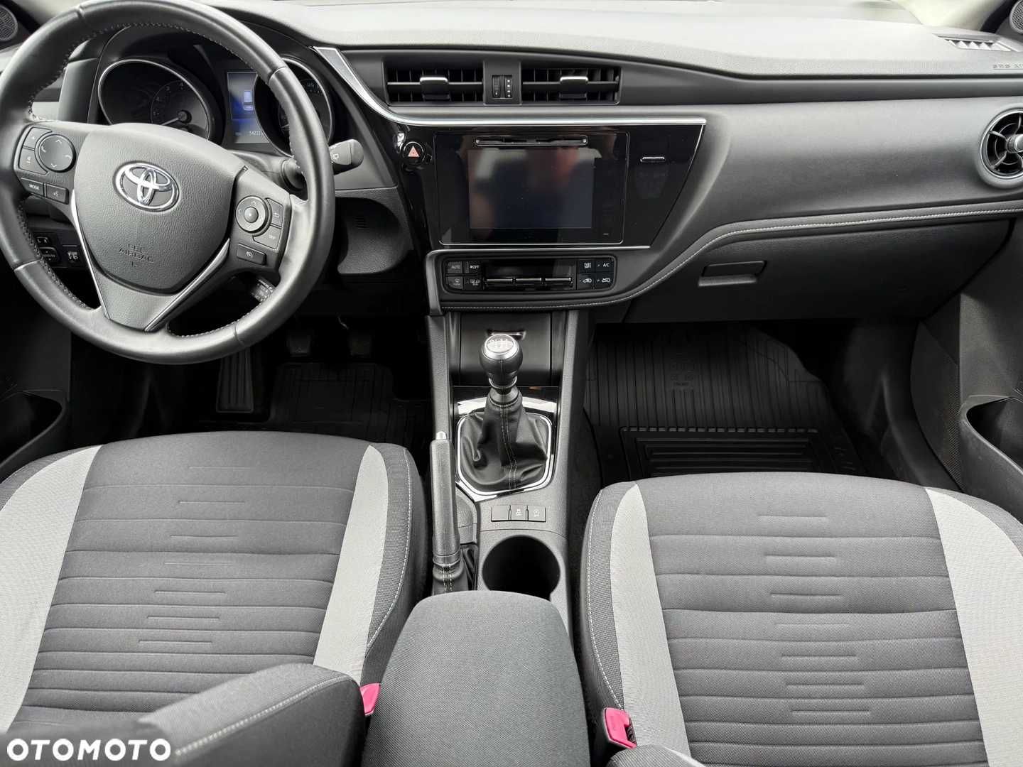 Toyota Auris 2016 r