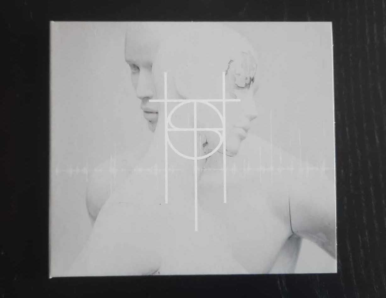 Host – IX (Nick Holmes & Greg Mackintosh)