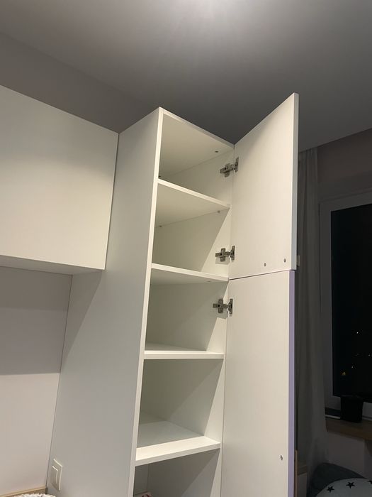 Меблі в дитячу повний комплект шафи ліжечко