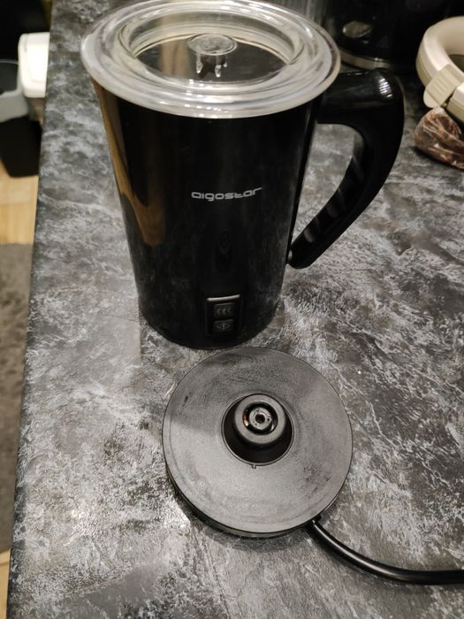 Spieniacz do mleka tryb gorący i zimny 500w czarny Aigostar