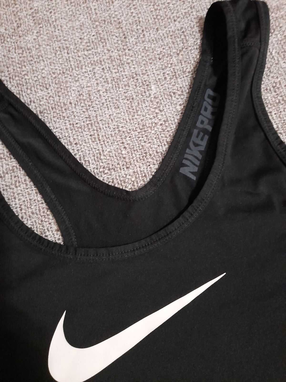 спортивна майка Nike на розмір М S женская