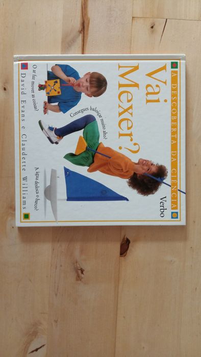 Livro "À descoberta da ciência - vai mexer"