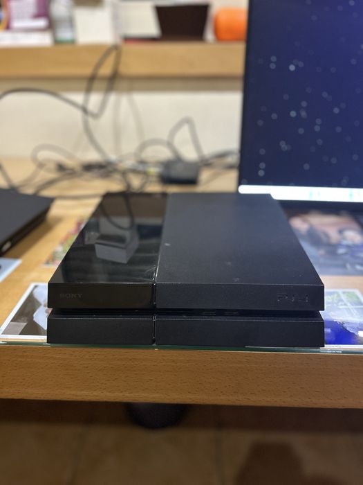 PlayStation 4 (versão antiga)- ler descrição