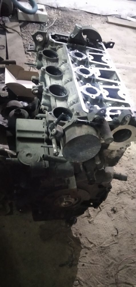 Двигатель на розбор Citroen  Ford kuga 2.0 CDTI
