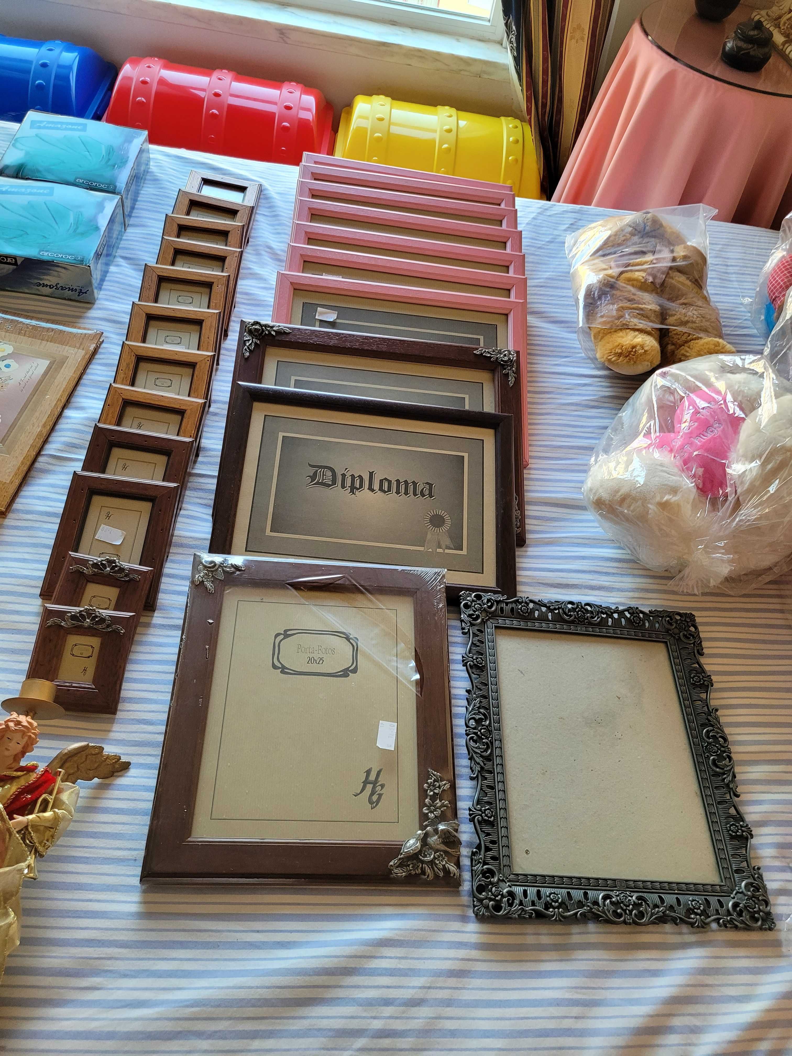 Artigos de loja - Livros, Brinquedos, Natal etc.