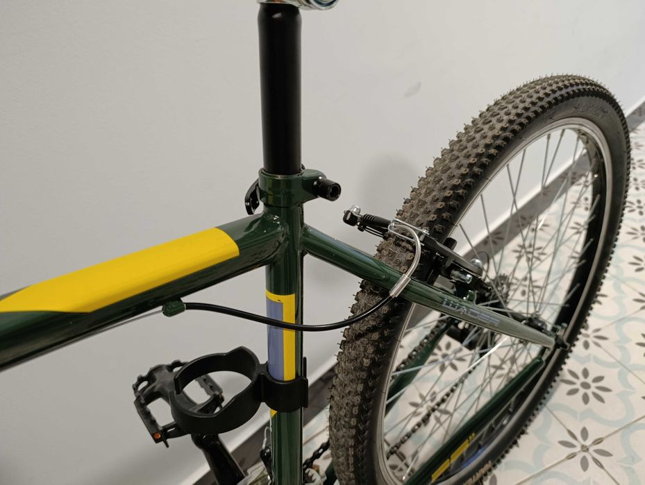 Bicicleta nova de montanha