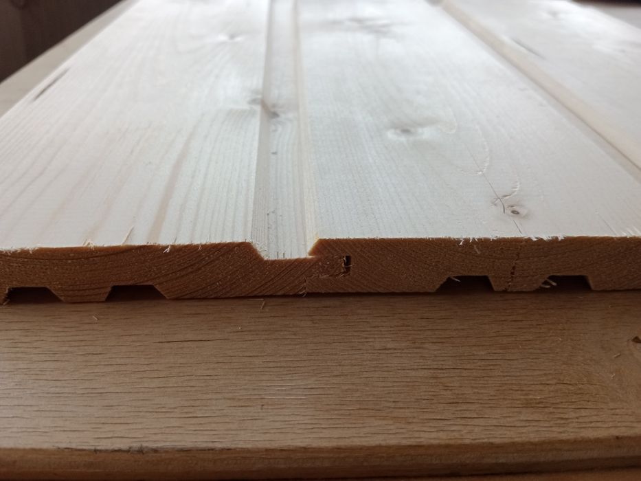 Deska elewacyjna podbitka świerk skandynawski 18x120 V-faza