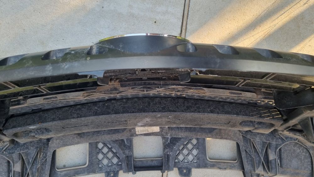 Передній бампер Mercedes ML w164 дорест