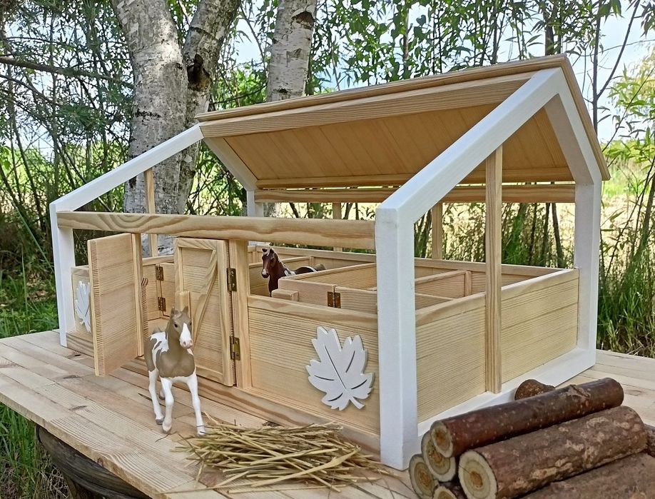 Duża drewniana stajnia dla koni 55x35x30 cm